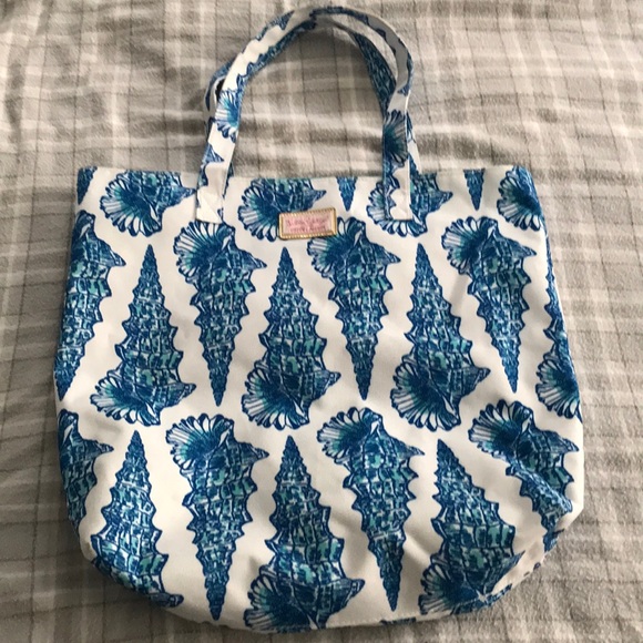 Lilly Pulitzer Handbags - Lilly Pulitzer bag EUC tote rare hard to find Lilly Pulitzer Handbags - Lilly Pulitzer bag EUC tote rare hard to find